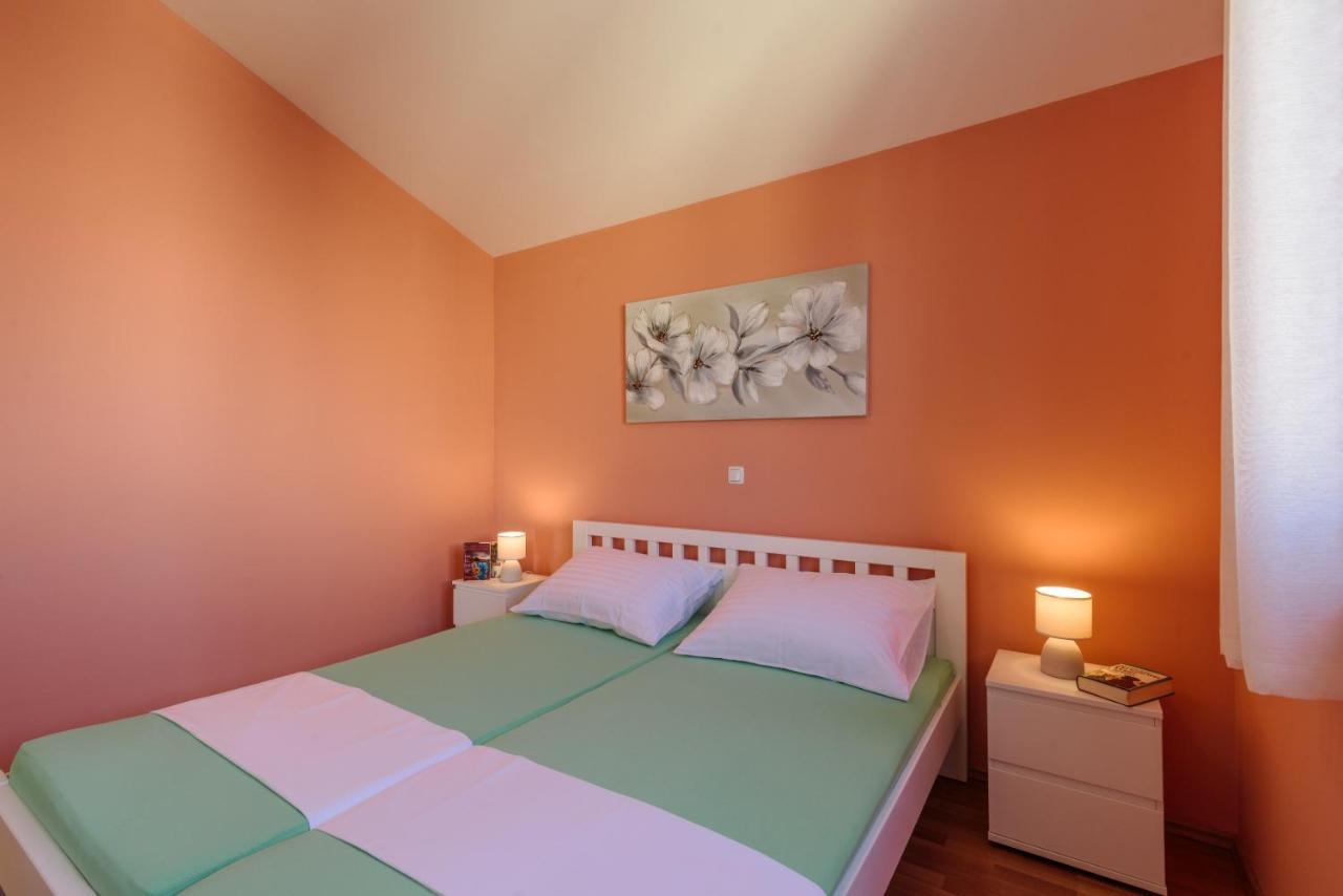 Apartmani Emil Трогір Екстер'єр фото