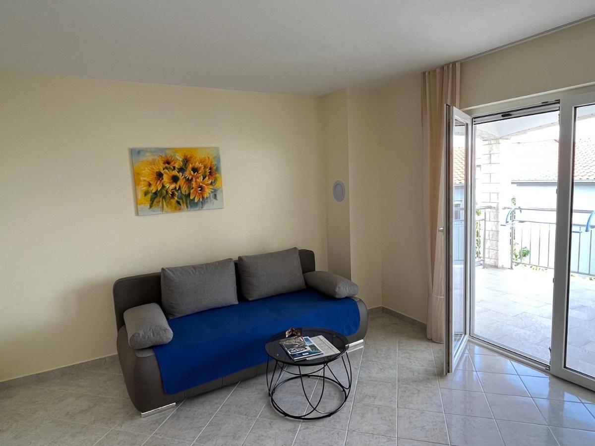 Apartmani Emil Трогір Екстер'єр фото