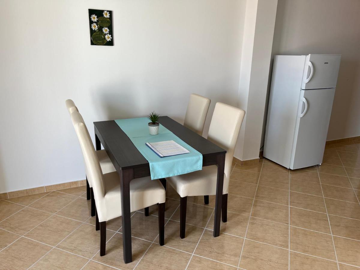 Apartmani Emil Трогір Екстер'єр фото