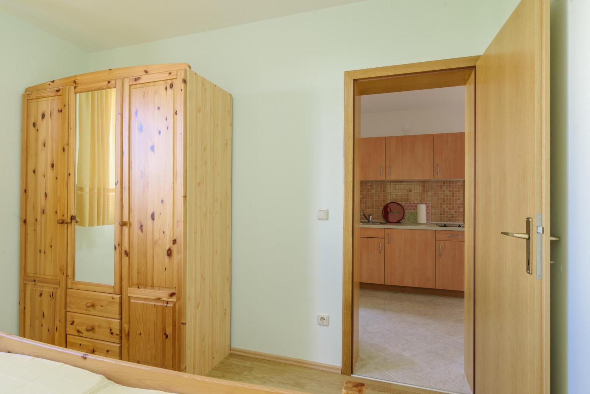 Apartmani Emil Трогір Екстер'єр фото